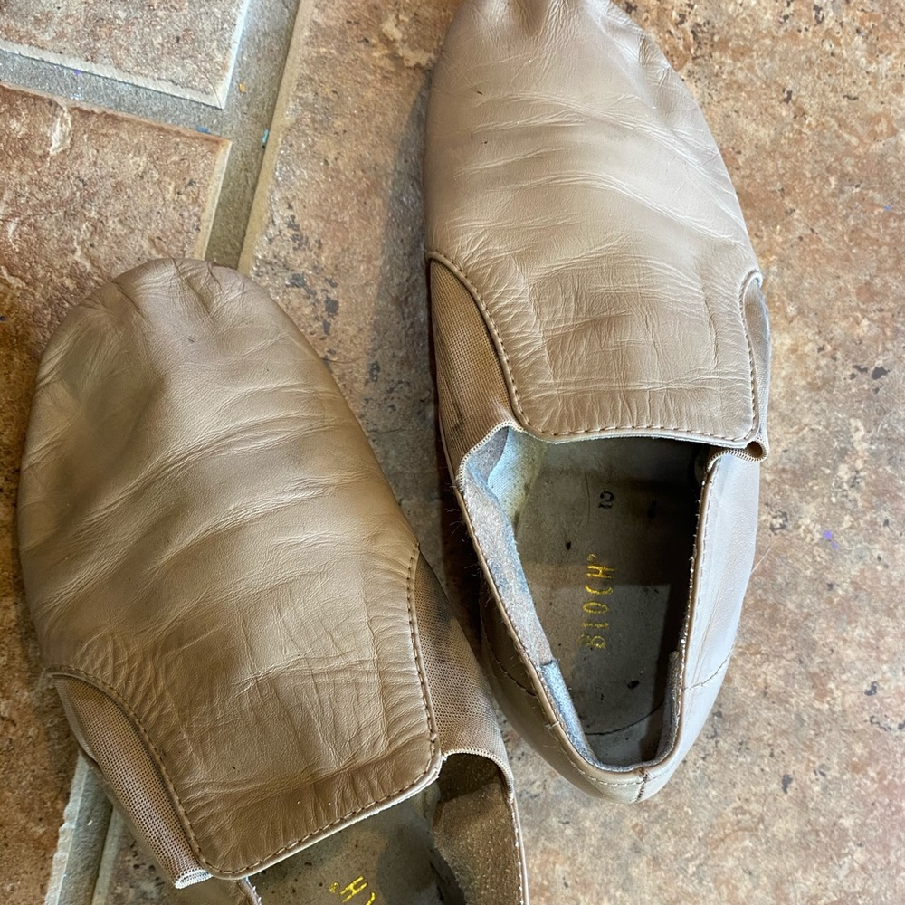 Bloch girls jazz shoes size 2
